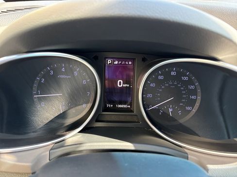 Used 2019 Hyundai Santa Fe XL image 16