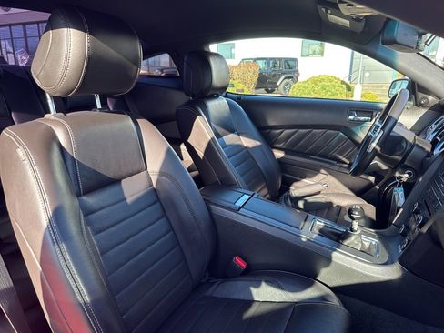 Used 2014 Ford Mustang GT image 28