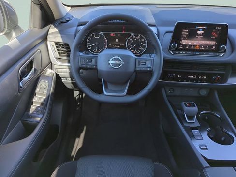 Certified 2026 Nissan Rogue SV FWD image 25