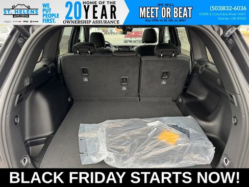 New 2025 Jeep Grand Cherokee Laredo X w/ Luxury Tech Group I image 8