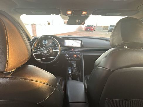 Certified 2025 Hyundai Elantra Limited image 30