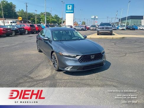 Used 2023 Honda Accord Touring image 1