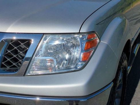 Used 2019 Nissan Frontier SL RWD image 9