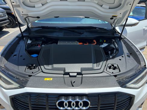 Used 2021 Audi e-tron Premium w/ Convenience Plus Package AWD/4WD image 50