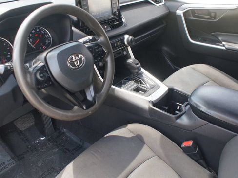Used 2022 Toyota RAV4 LE AWD/4WD image 12