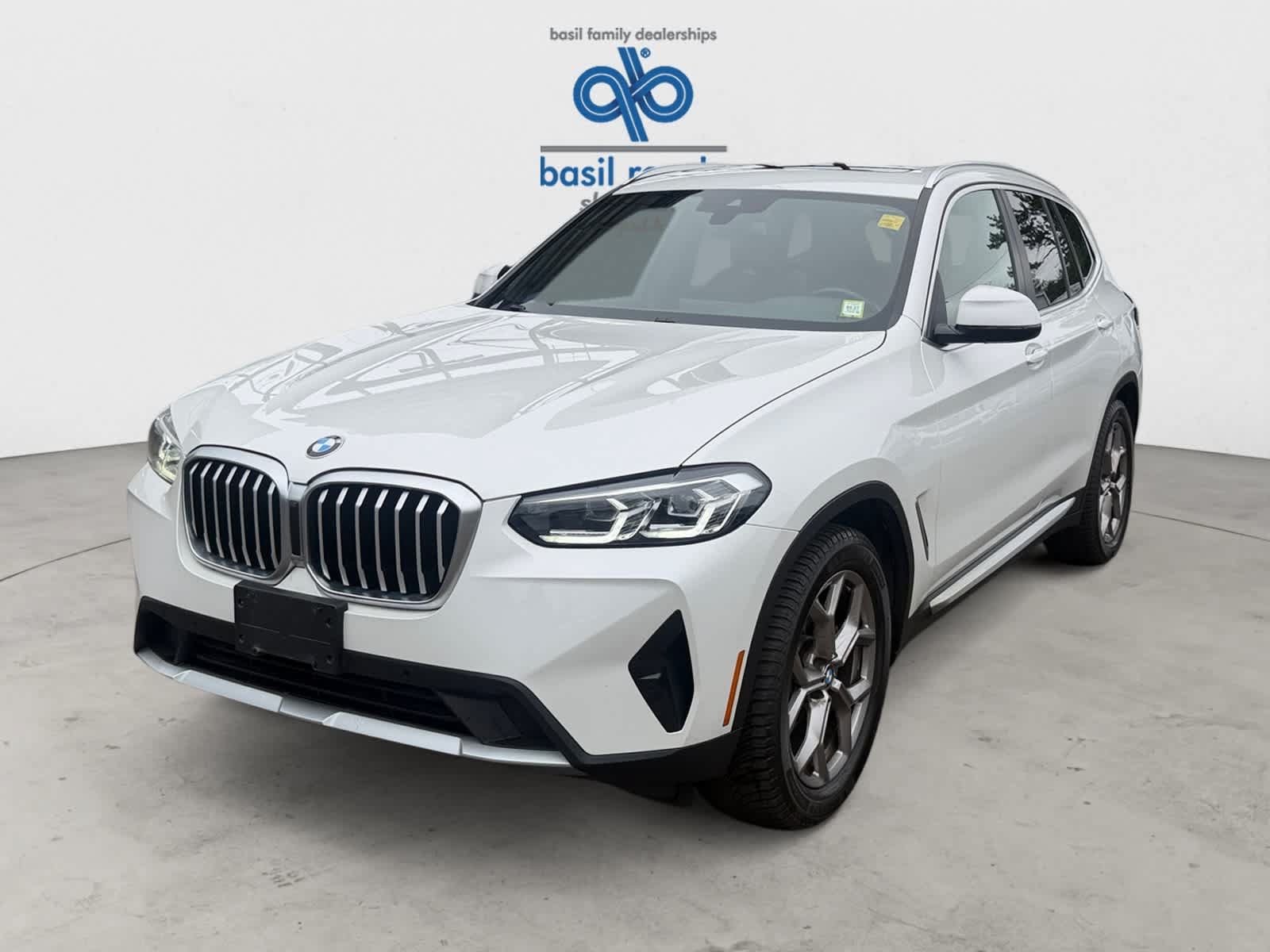Used 2022 BMW X3 xDrive30i w/ Convenience Package AWD/4WD image 2