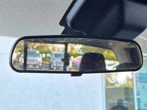 Used 2024 Nissan Frontier SV w/ SV Convenience Package image 25