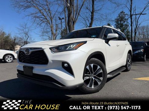 Used 2020 Toyota Highlander XLE image 2