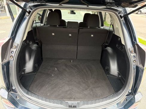 Used 2017 Toyota RAV4 LE w/ All Weather Liner Package AWD/4WD image 34