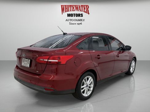 Used 2017 Ford Focus SE FWD image 4