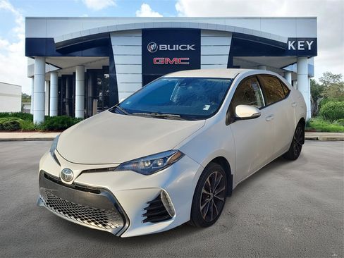Used 2017 Toyota Corolla SE image 3