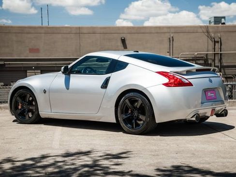 Used 2009 Nissan 370Z Touring w/ Sport Pkg image 46