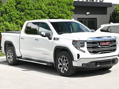 Used 2023 GMC Sierra 1500 SLT w/ SLT Premium Plus Package RWD image 3