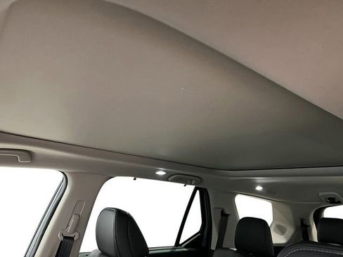 New 2025 Honda Pilot Touring image 18