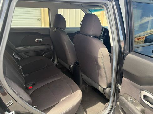 Used 2018 Kia Soul FWD image 15