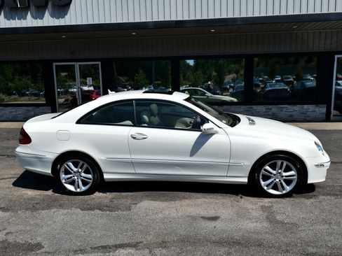 Used 2007 Mercedes-Benz CLK 350 2dr Coupe 3.5L image 4