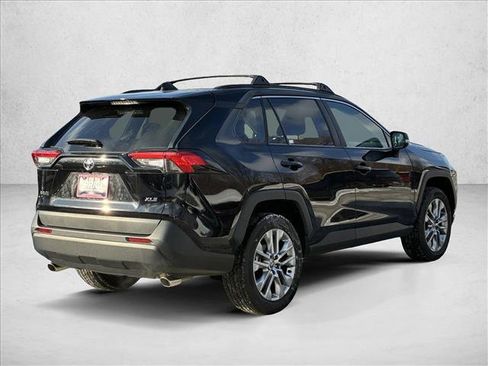 Used 2025 Toyota RAV4 XLE Premium image 5