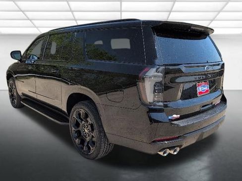 New 2026 Chevrolet Suburban RST w/ RST Capability Package AWD/4WD image 2