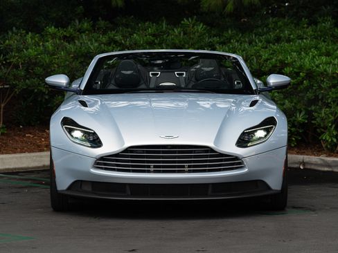 Used 2020 Aston Martin DB11 Volante RWD image 6