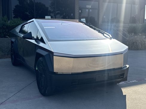 Used 2026 Tesla Cybertruck Cyberbeast AWD/4WD image 2