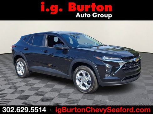 New 2026 Chevrolet Trax LS w/ LS Convenience Package FWD image 1