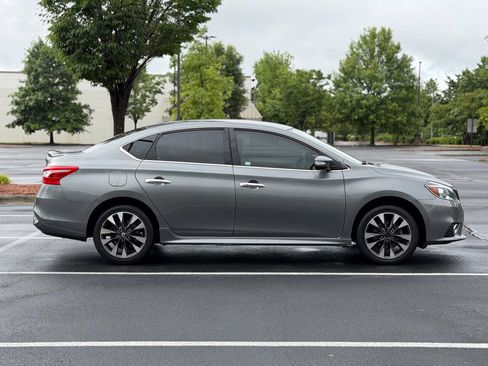 Used 2019 Nissan Sentra SR FWD image 9