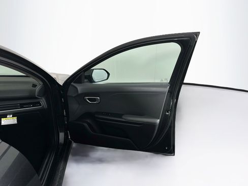 Used 2025 Kia K4 FWD image 30