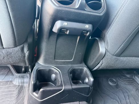 Used 2018 Jeep Wrangler Unlimited Sport S AWD/4WD image 23