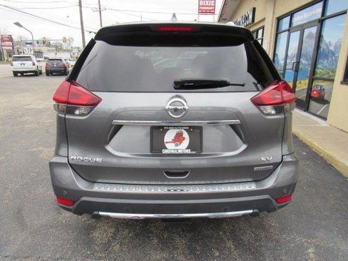 Used 2019 Nissan Rogue SV image 6