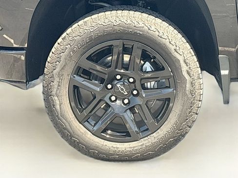 Used 2025 Chevrolet Silverado 1500 LT Trail Boss w/ Convenience Package II AWD/4WD image 29