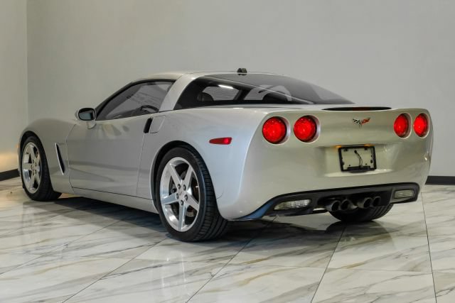 Used 2005 Chevrolet Corvette Coupe w/ Preferred Equipment Group RWD image 15
