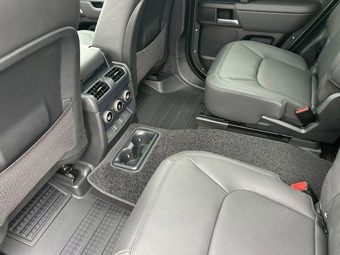 New 2026 Land Rover Defender 130 X-Dynamic SE AWD/4WD image 19