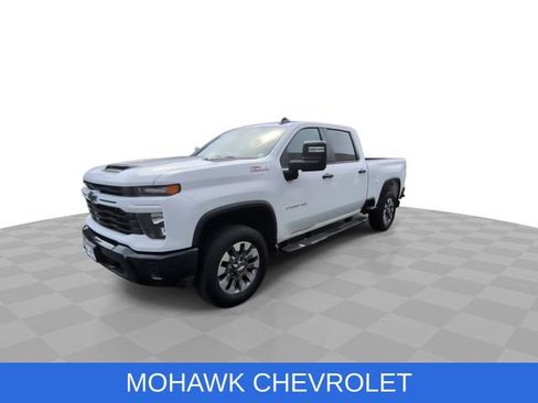 Certified 2025 Chevrolet Silverado 2500 Custom w/ Custom Convenience Package AWD/4WD image 4