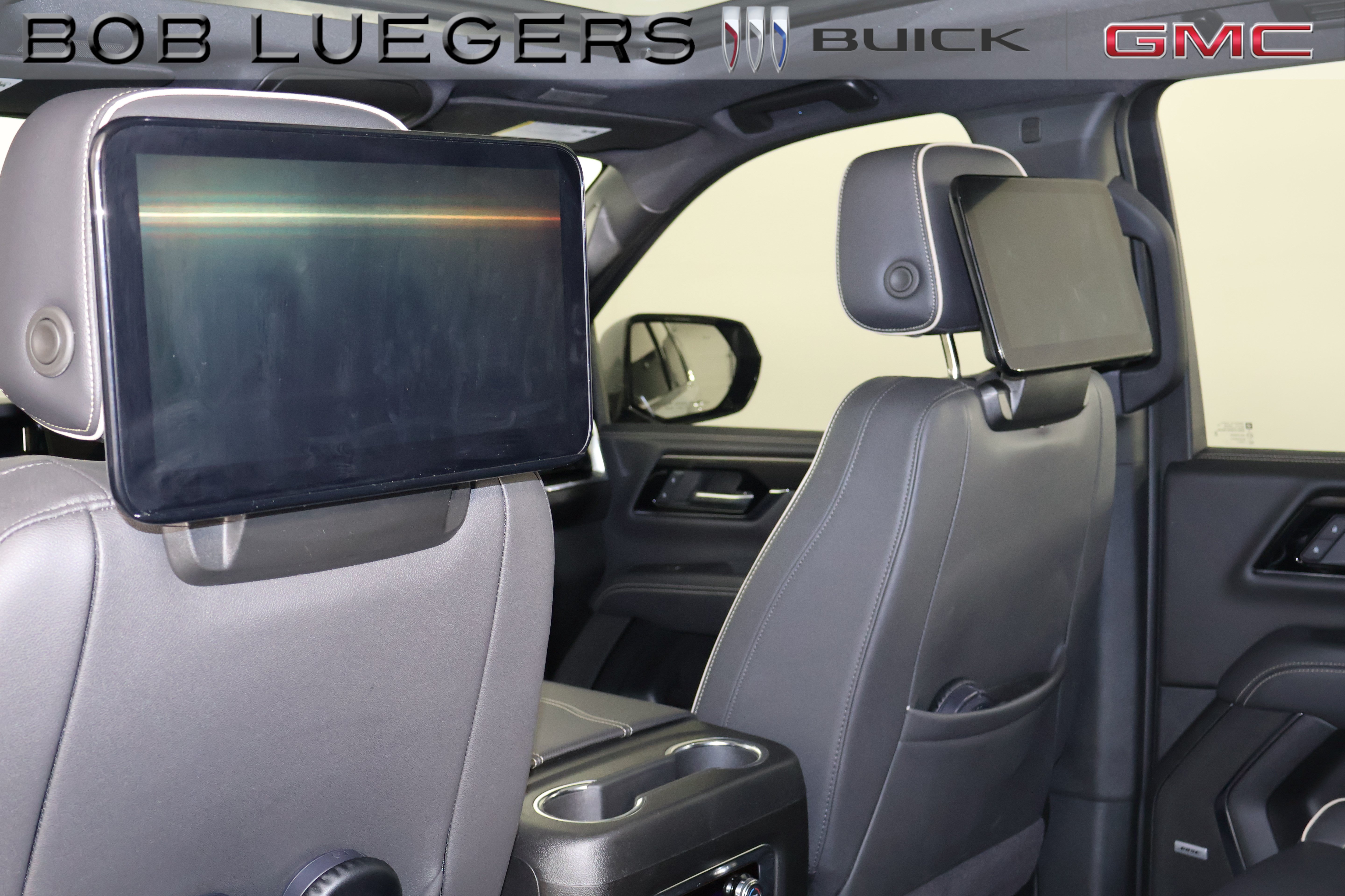 Certified 2025 GMC Yukon XL Elevation w/ Elevation Premium Package AWD/4WD image 12