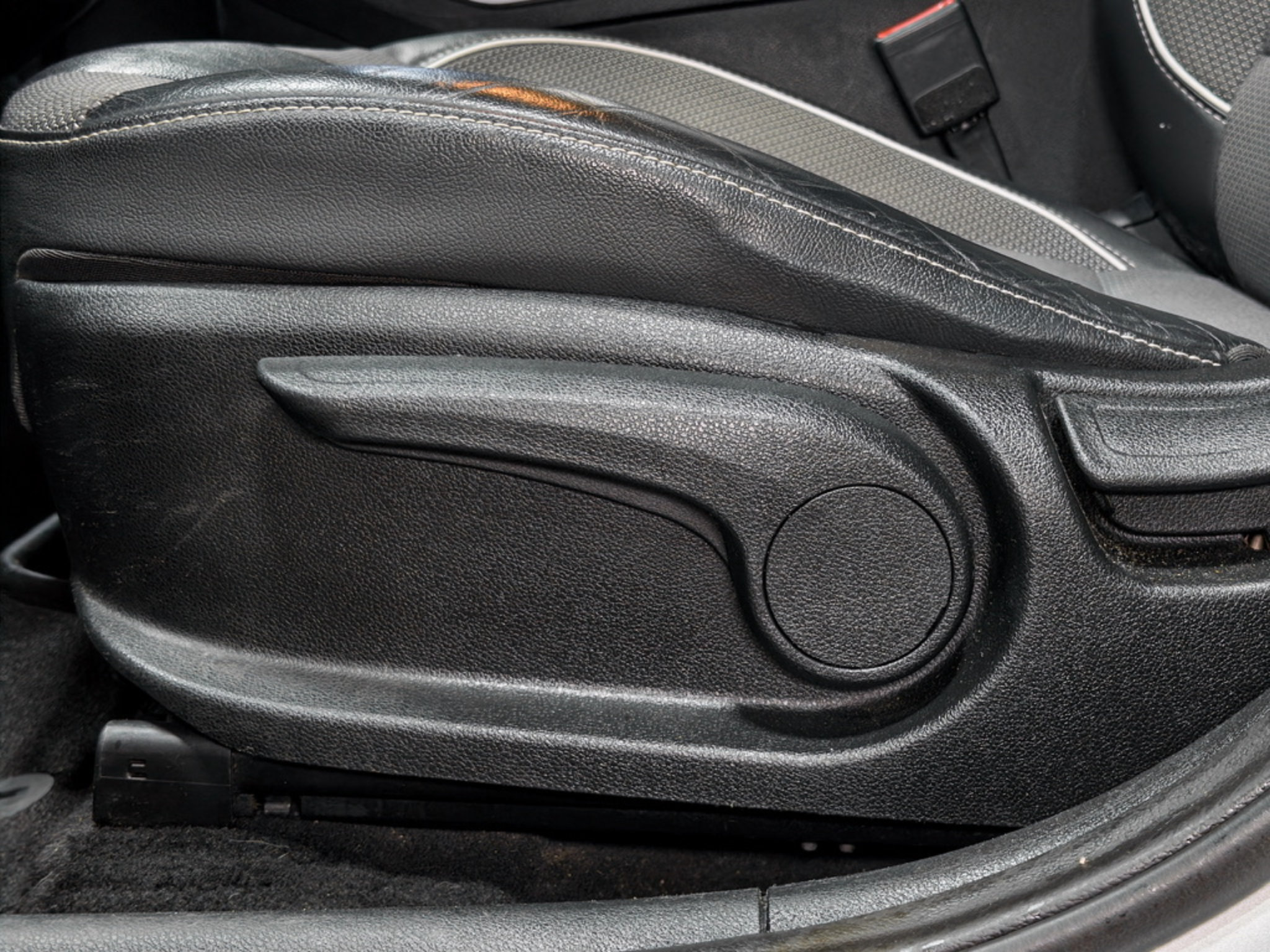 Used 2019 Kia Niro EX w/ Cold Weather Package 2.0 FWD image 6