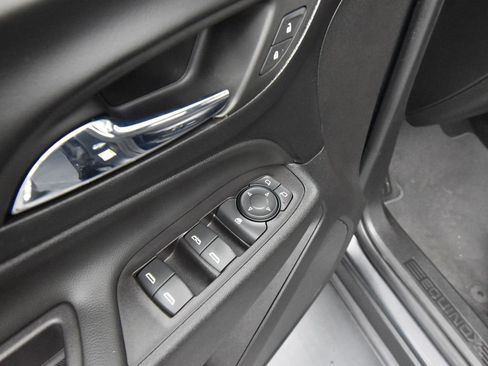 Used 2022 Chevrolet Equinox LT image 19