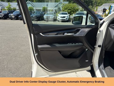 Used 2025 Cadillac XT5 Premium Luxury AWD/4WD image 10