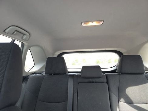 Used 2019 Toyota RAV4 LE image 6