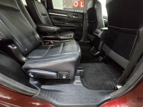 Used 2015 Toyota Highlander XLE FWD image 17