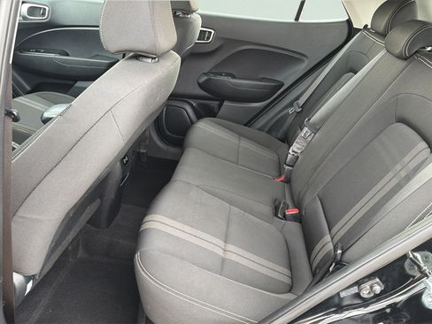 Used 2024 Hyundai Venue SEL FWD image 25
