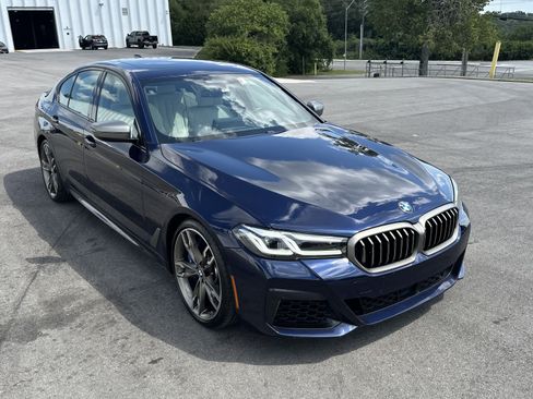 Certified 2023 BMW M550i xDrive w/ Executive Package AWD/4WD image 3