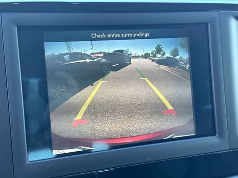 Used 2019 Chrysler Pacifica Touring-L FWD image 27