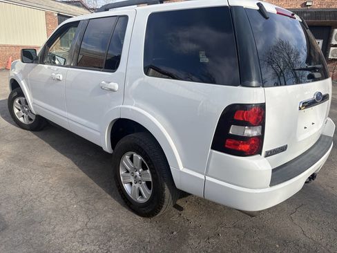 Used 2010 Ford Explorer XLT image 4