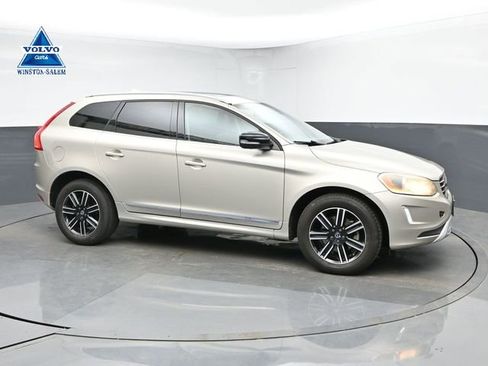 Used 2017 Volvo XC60 T5 Dynamic FWD image 1