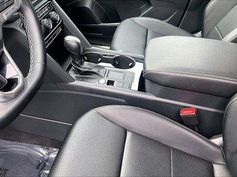 Certified 2023 Volkswagen Atlas SE FWD image 17