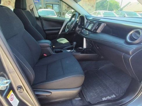 Used 2017 Toyota RAV4 XLE AWD/4WD image 13