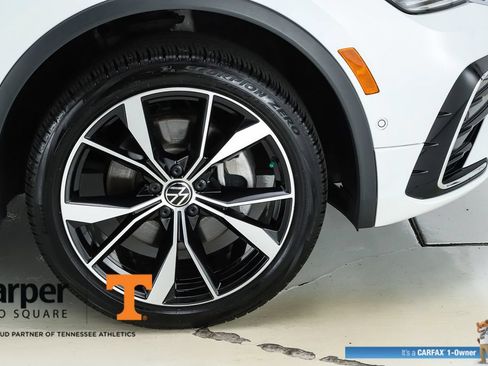 Used 2024 Volkswagen Tiguan SEL R-Line AWD/4WD image 14