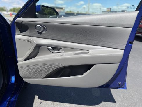 Used 2022 Hyundai Elantra SEL w/ Cargo Package FWD image 29