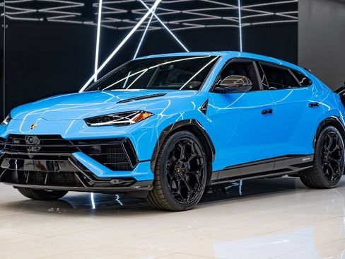 Used 2024 Lamborghini Urus Performante AWD/4WD image 2