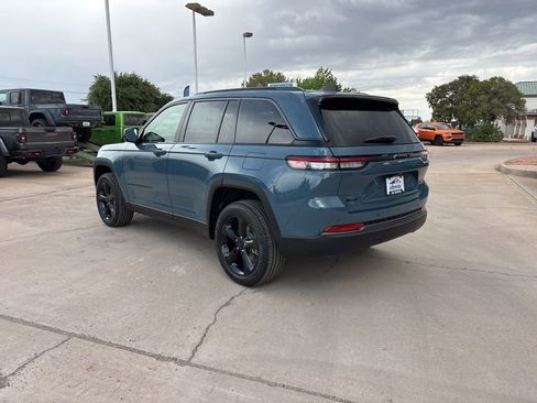 New 2026 Jeep Grand Cherokee Limited AWD/4WD image 7